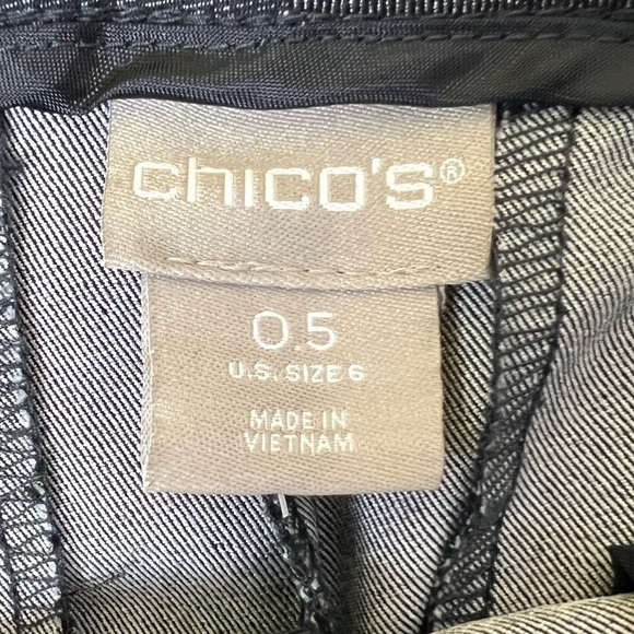 Chico's Chambray Denim Look Cropped Ankle Slacks Pants - Size 0.5 (Small/6) - Picture 7 of 10
